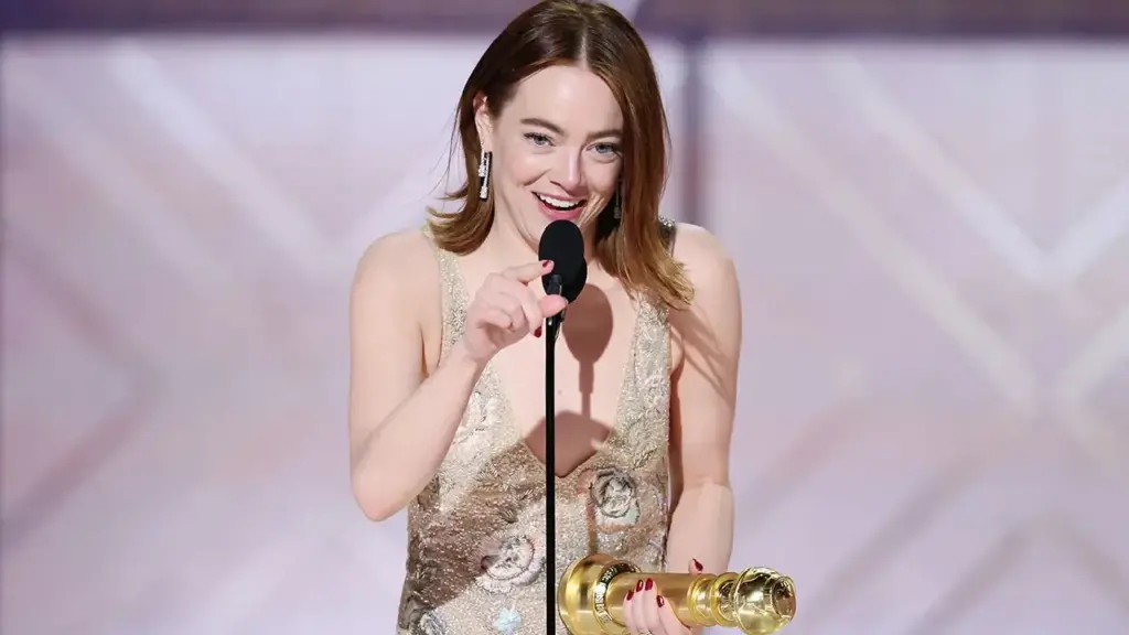 Emma Stone en los Premios Globo de Oro 2024